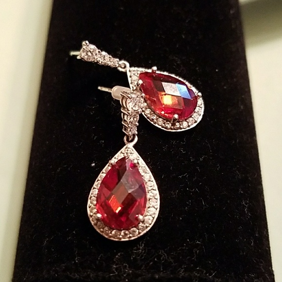 Jewelry - Garnet & diamond drop earrings